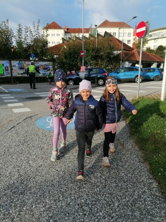 1-Polizei_-1–a381-large-min