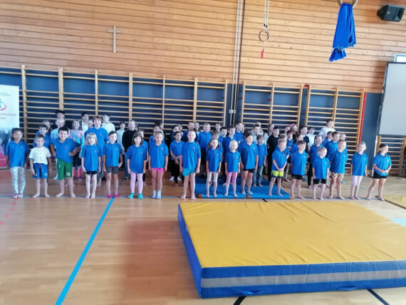 1-alle_Kinder_stehen – 0151-large